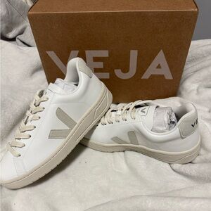 Veja Sneakers
